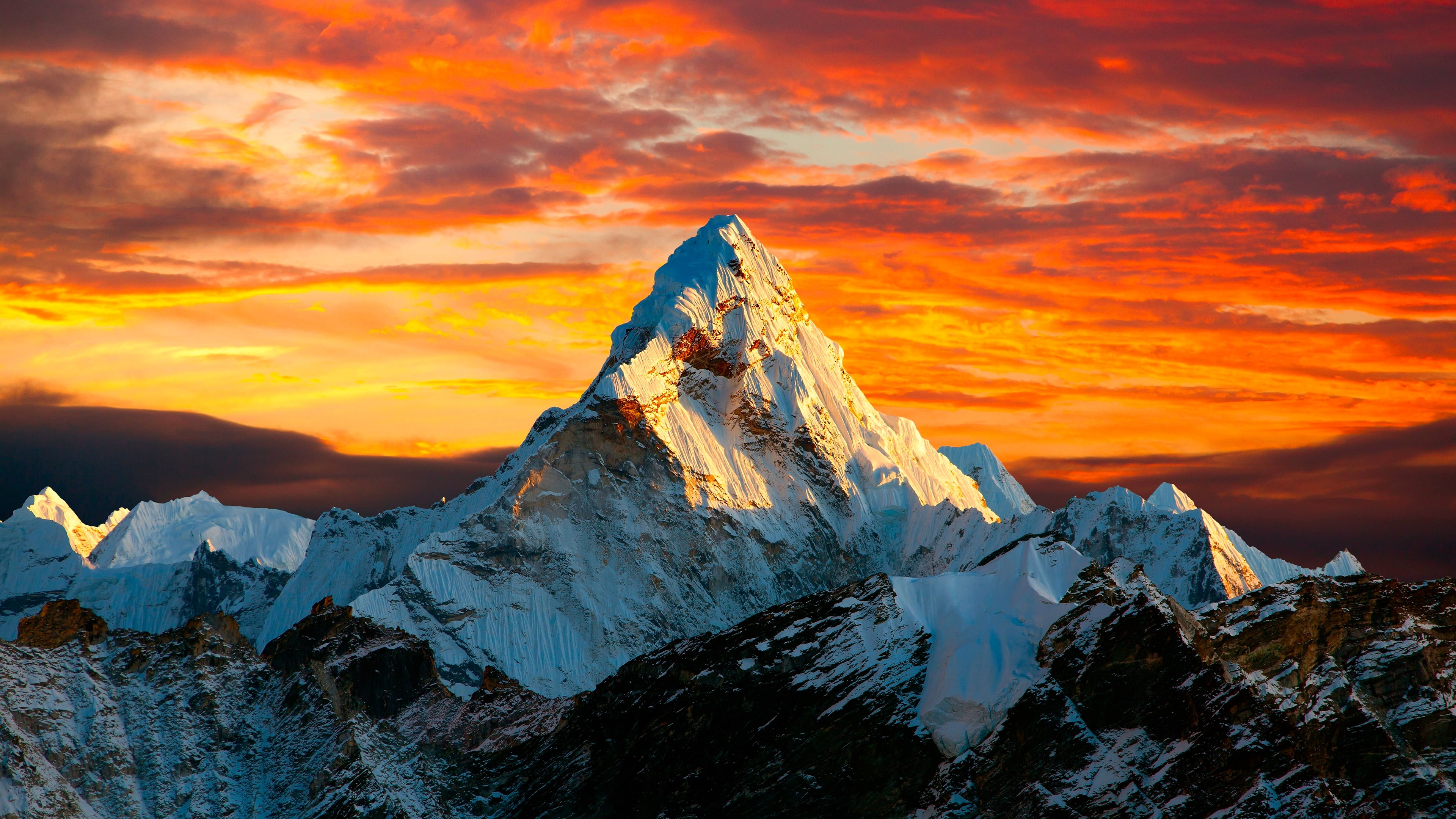 Everest_tourdulichnepaltrongoi2025