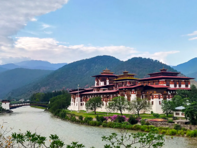 Punakha-Dzong-in-Khamsum-Yulley_tourdulichbhutantrongoi
